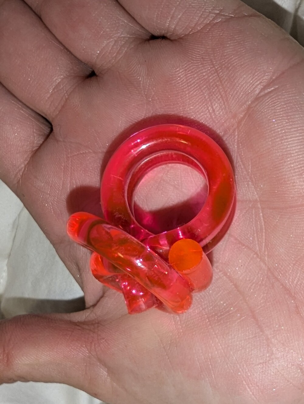 NEON PINK KNOT RING - Picture 5 of 9